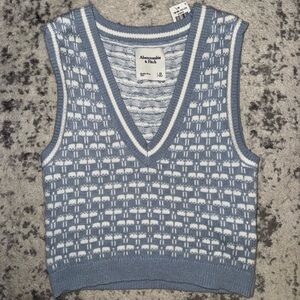 Abercrombie & Fitch Light Blue and Cream Knit Sweater Vest